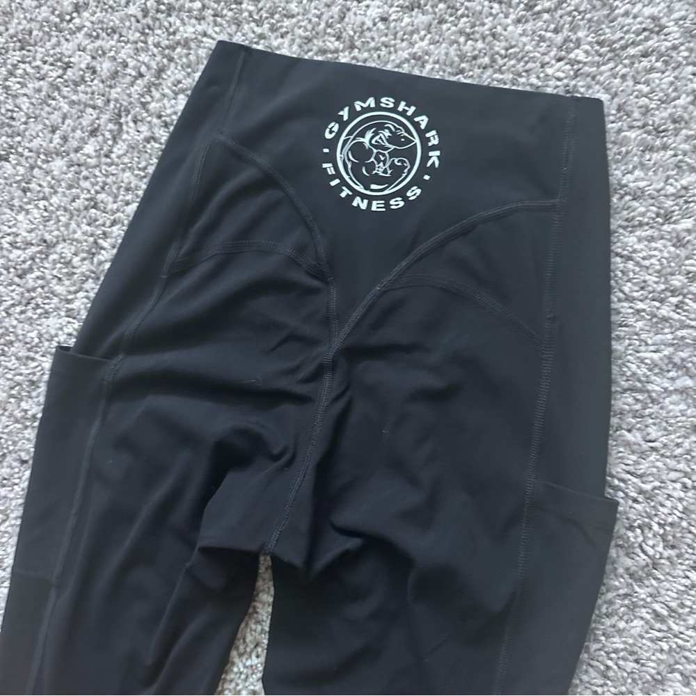 Women’s black Gymshark Legacy leggings